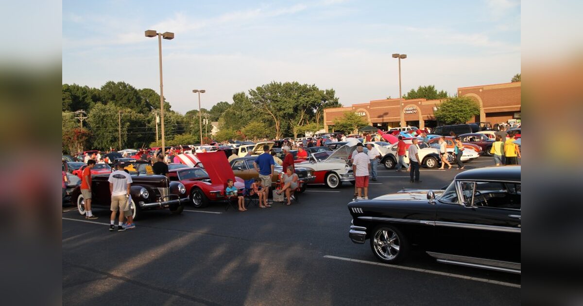 Mint Hill Cruise-In event image from Hobby + convention events.